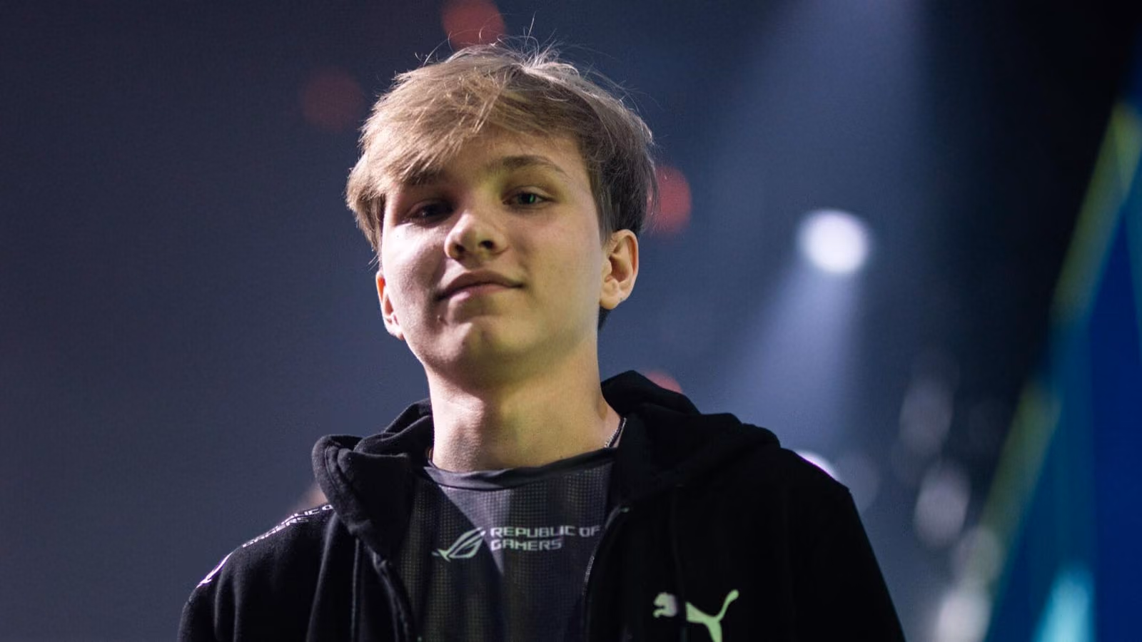 Настройки m0NESY в CS2: сенса, прицел, графика (Team Falcons)