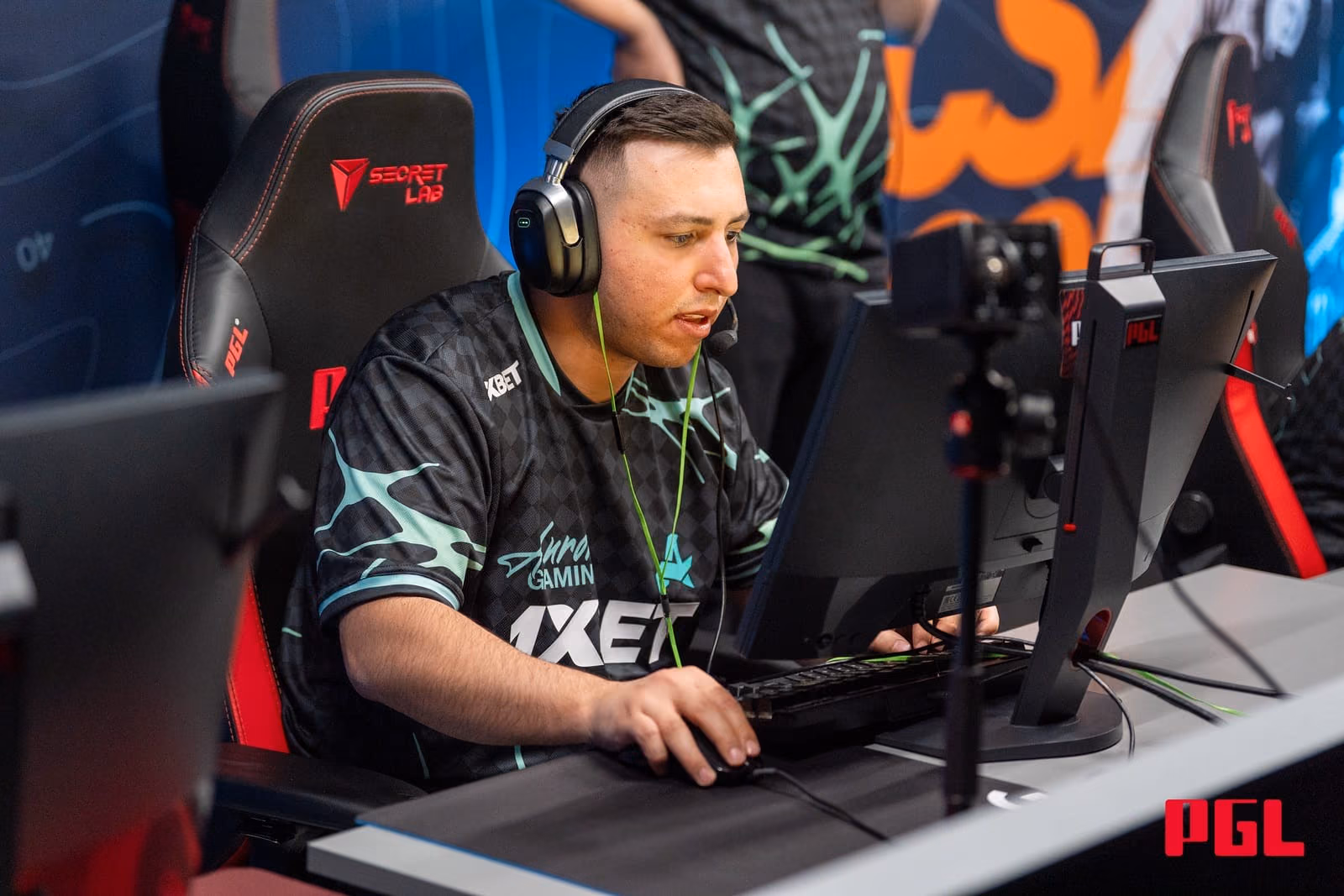 Настройки XANTARES в CS2: конфиг, сенса, прицел, оборудование и карьера турецкой аим-машины